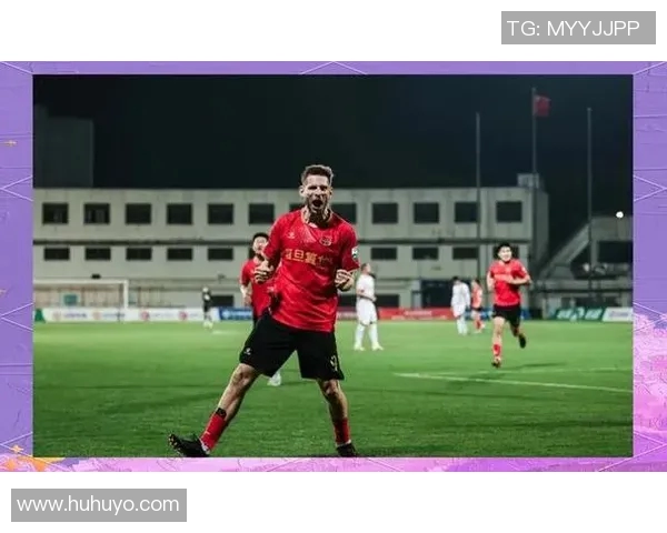 某足球明星在赛后发表感人言论鼓励年轻球员追逐梦想与坚持努力的重要性